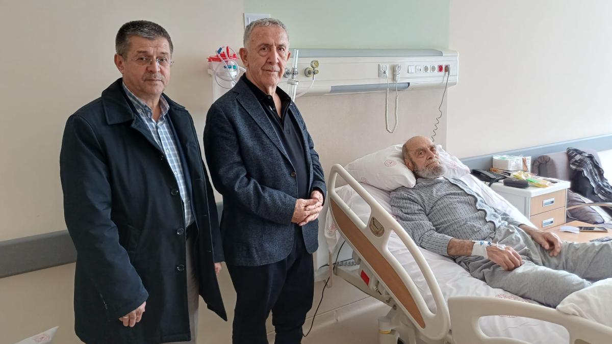 Dr.Ahmet Baltacı Hocamız Hastanede Ziyaret Edildi.