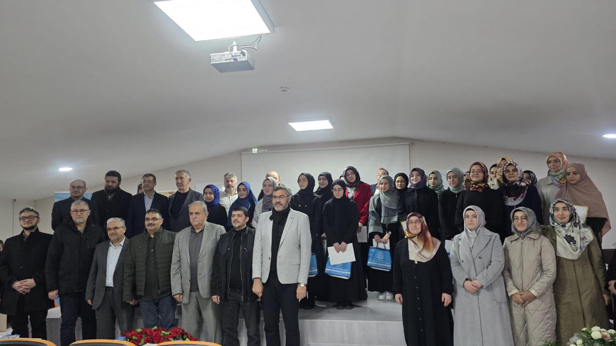 Turav Hafız Kız Anadolu İmam Hatip Lisesinde