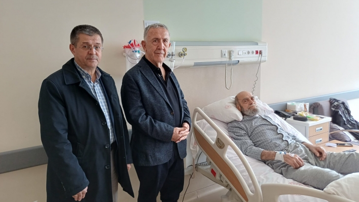 DR.AHMET BALTACI HOCAMIZ HASTANEDE ZİYARET EDİLDİ.